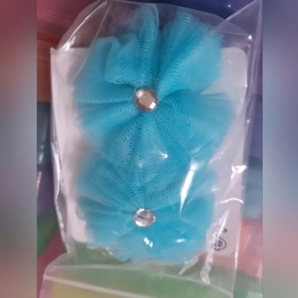 2 pack of‎ tulle flower shape clip in hair bows